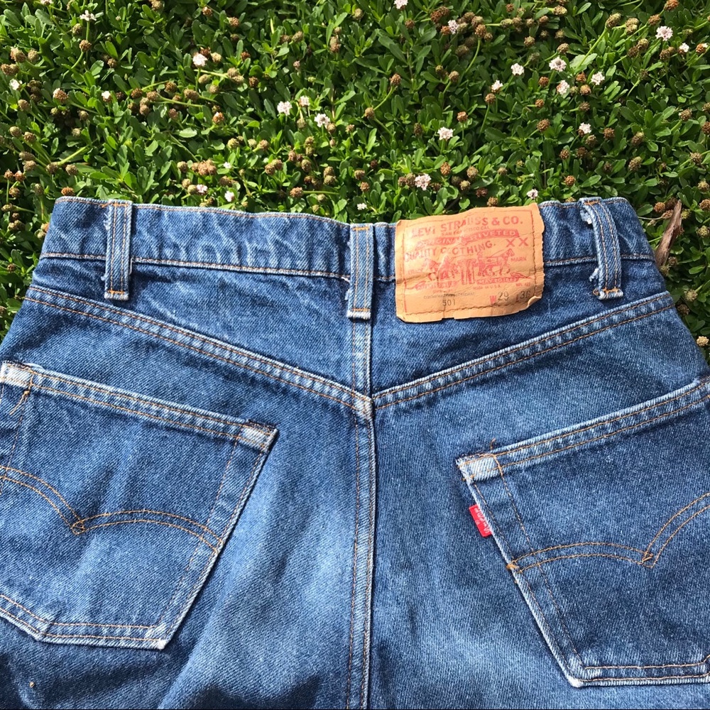 vintage mid rise levi’s 501s